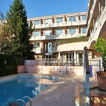 מלון דירות Zenitude Hotel-residences 4*