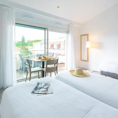 Zenitude Hotel-residences מלון דירות