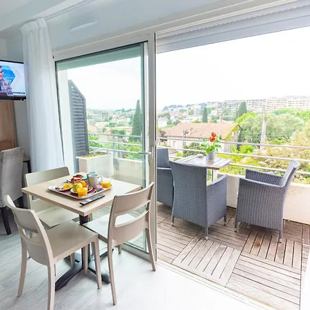 Zenitude Hotel-residences לה קאנה