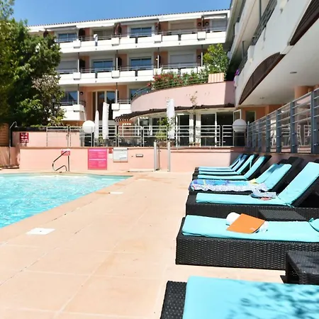 Zenitude Hotel-residences לה קאנה